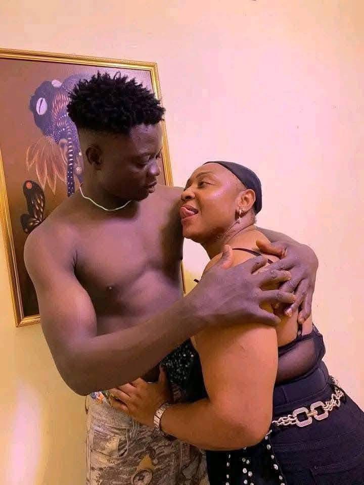 27-Year-Old Boy In Love With 47-Year-Old